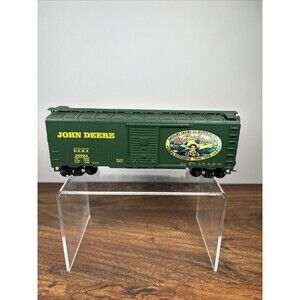 HO Athearn 8170 John Deere 40' Boxcar #20984  John Deere Waterloo Boy